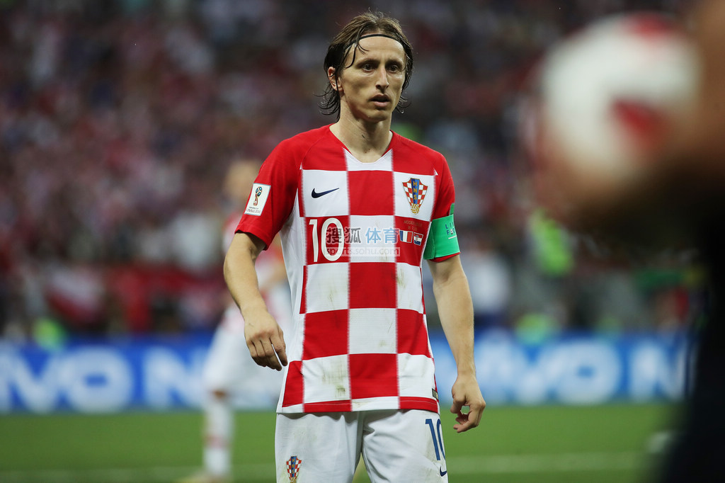 皇家社会 - 巴塞罗那：西甲第20轮阿诺埃塔大战，比赛时间与电视观赛全攻略