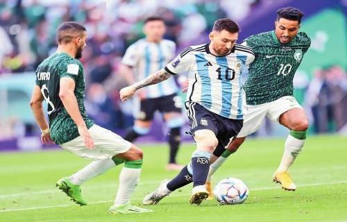 历史战绩碾压，拜仁各项赛事客场对科隆11连胜